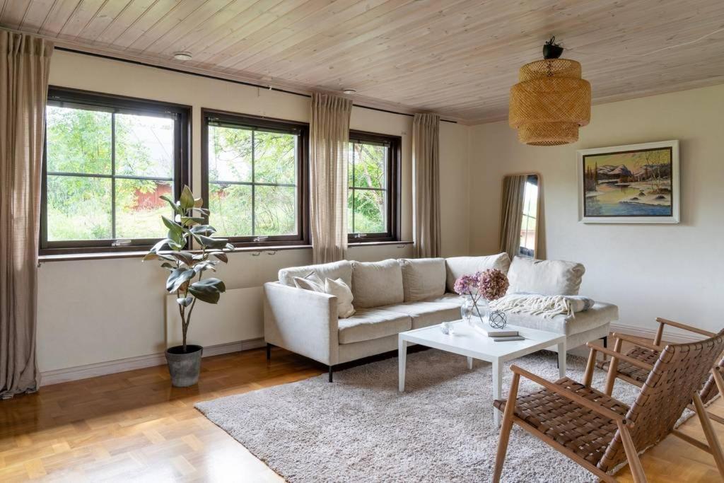A Countryside Villa Close To Uppsala! 外观 照片