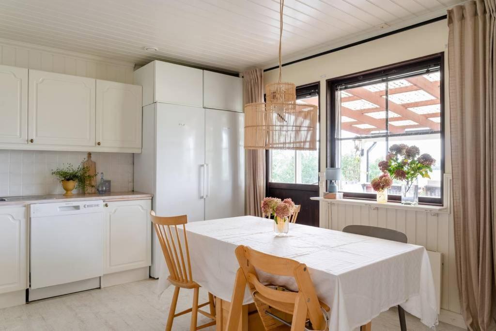 A Countryside Villa Close To Uppsala! 外观 照片